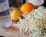 A picture of step 1 of Elderflower Syrup.