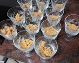 Foto del paso 3 de la receta: Mousse de limón y yogur con base de galletas