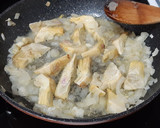 Foto del paso 3 de la receta: Espaguetis con alcachofas y taquitos de jamón