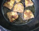 A picture of step 4 of Brinjal rava fry.