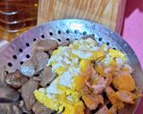 Foto langkah ke 2 dari resep Tumis Bakso Telur Saos Barbeque yang Simple.