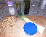 Foto del paso 1 de la receta: Nueces, puerro y crema en salsa