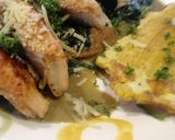 Foto del paso 7 de la receta: Salmón marinado en naranja, sobre cama de espinacas y patacón