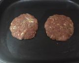 Foto langkah ke 3 dari resep Burger dengan beef patty homemade.