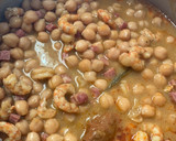 Foto del paso 2 de la receta: Potaje o menudo de mar y montaña típico de puerto real