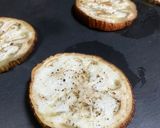 Foto del paso 1 de la receta: Canapés con base de berenjena, mascarpone y codorniz