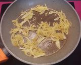 Foto del paso 2 de la receta Huevos revueltos con judías y tomate