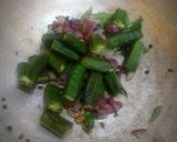 A picture of step 4 of Vendaika Puli Kulambu (Okra Curry).