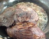 A picture of step 7 of Sauerbraten (Burgunderbraten) with Mushrooms.