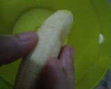 A picture of step 1 of Banana dates milkshake.