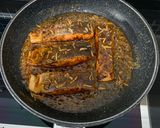 Foto langkah ke 7 dari resep Honey Glazed Salmon - Salmon bakar saus madu.