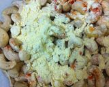 A picture of step 5 of Besan coated mazedar masala kaju.