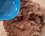 Foto del paso 2 de la receta: Galletas de harina de garbanzos, cacao y frutos secos en sartén