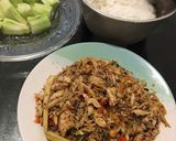 Foto langkah ke 6 dari resep Oseng tongkol pedas.