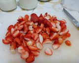 Foto langkah ke 3 dari resep Pannacota with strawberry compote.