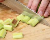 Almás-gyömbéres rebarbaradzsem recept fázis 1 fotója