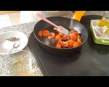 Foto del paso 6 de la receta: Filete de Merluza en Salsa de Tomate, Ajo y Albahaca