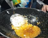 Foto langkah ke 3 dari resep Seblak Mozarella #18.