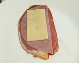 Foto del paso 2 de la receta: Filetes de lomo con jamón de York y queso