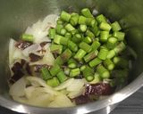 Foto del paso 2 de la receta Menestra de verduras rápida y de temporada con hierbas frescas