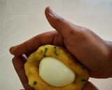 மேஷ்டு பொட்டேடோ ஸ்காட்ச் எக்ஸ்(Mashed Potato Scotch Eggs) ரெசிபி ஸ்டேப் 11 புகைப்படம்