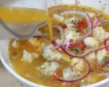 Foto del paso 2 de la receta: Ceviche de lubina y langostinos