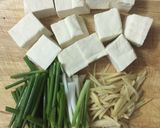 Hình bước làm 1 của món Đậu hũ xốt hành gừng