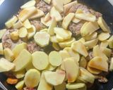 Foto del paso 4 de la receta: Costeletas de cerdo con verduras