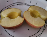 Foto del paso 1 de la receta: Manzanas con salsa de naranja y granadina