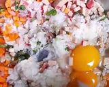 Foto langkah ke 3 dari resep Omelet nasi.
