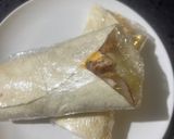 Foto langkah ke 3 dari resep Brekkie Wraps.
