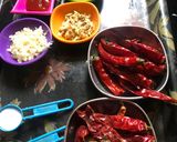 A picture of step 1 of Schezwan sauce.