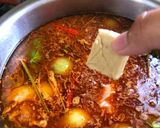 Gambar langkah 5 resipi Tom Yam Ayam ala Thai.