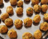 મગ ની દાળ કચોરી ઈન એરફ્રાય(moong dal kachori in Airfry) રેસીપી સ્ટેપ3ફોટો