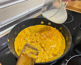 Foto del paso 6 de la receta: Tagliatelle con champiñones, longaniza y piñones