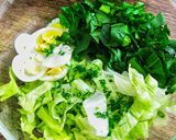 عکس مرحله 1 از دستور سالاد تخم‌مرغ و اسفناج