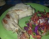 Foto del paso 2 de la receta: Pollo al horno con ensalada colorida