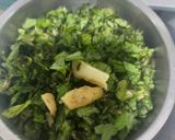 A picture of step 1 of Chia seeds mint lemon drink.