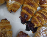 Foto del paso 5 de la receta: Croissants de hojaldre rellenos 🥐