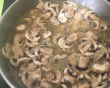 Foto del paso 3 de la receta: Pavo con champiñones 🍄