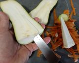 Foto del paso 1 de la receta: Pastel de calabacín y zanahoria