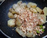A picture of step 4 of Sweet potato fry (falhari).