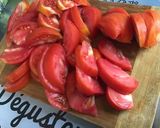 Une image de l'étape 3 de Feuille de chêne aux tomates coeur de bœuf, burrata et fleurs de basilic.