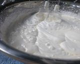 Foto del paso 17 de la receta Tarta mousse de chocolate blanco, fresa y glaseado espejo