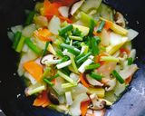 Foto langkah ke 5 dari resep Tumis Sayur cuma 70 Kalori. Menu diet.