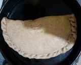 Foto del paso 10 de la receta: Calzone de choclo con harina integral🌽🌽