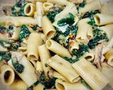 A picture of step 4 of Rigatoni with Cabrales Sauce, Spinach, and Mushrooms.