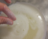 Foto del paso 8 de la receta: Tarta colibrí con frosting de plátano y merengue suizo