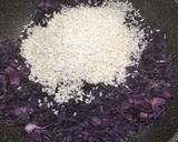 Foto del passaggio 4 della ricetta Risotto con cavolo viola, gorgonzola e noci