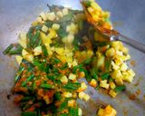 Foto langkah ke 4 dari resep Sambal Goreng Kacang Panjang dan Kentang.